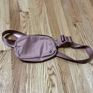 Lululemon Everywhere Belt Bag Pastel Pink